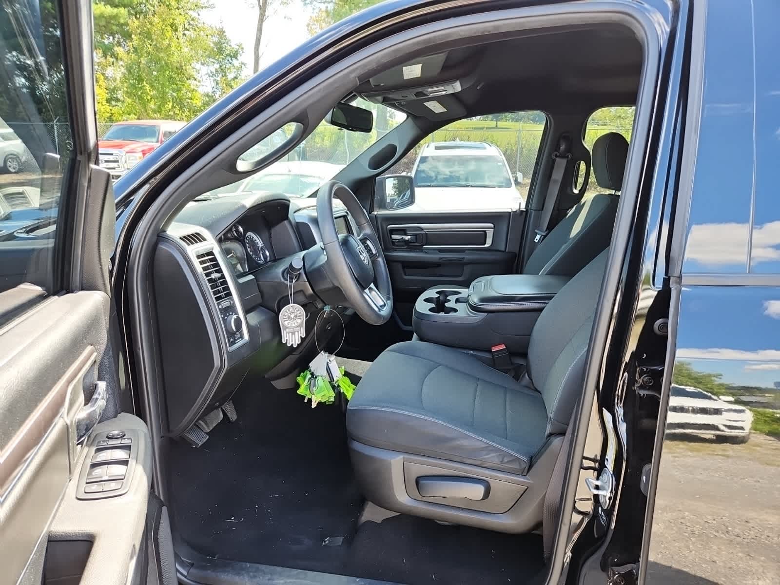 Thumbnail: 2021 RAM 1500 Classic - 16