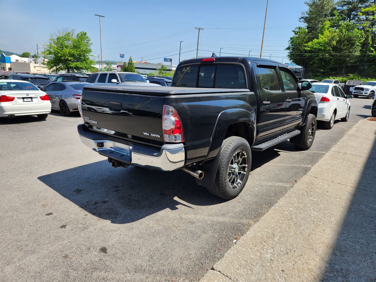 Thumbnail: 2015 Toyota Tacoma - 6