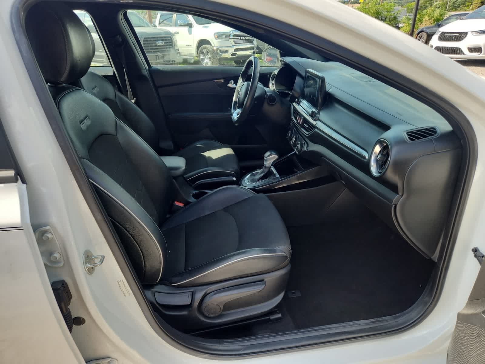 Thumbnail: 2021 Kia Forte - 21