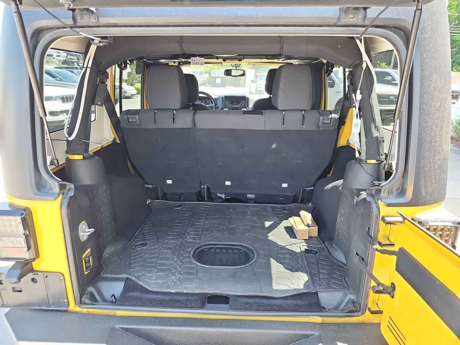 Thumbnail: 2015 Jeep Wrangler - 26