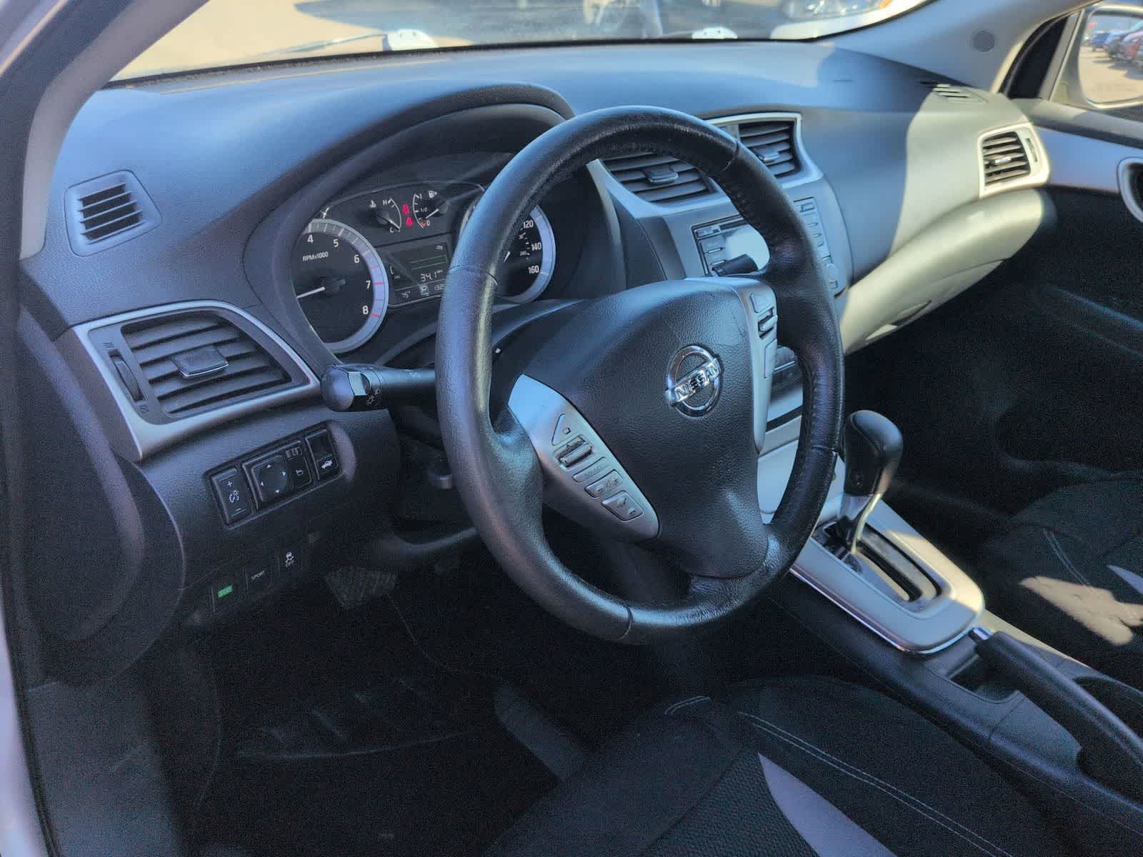 Thumbnail: 2015 Nissan Sentra - 10