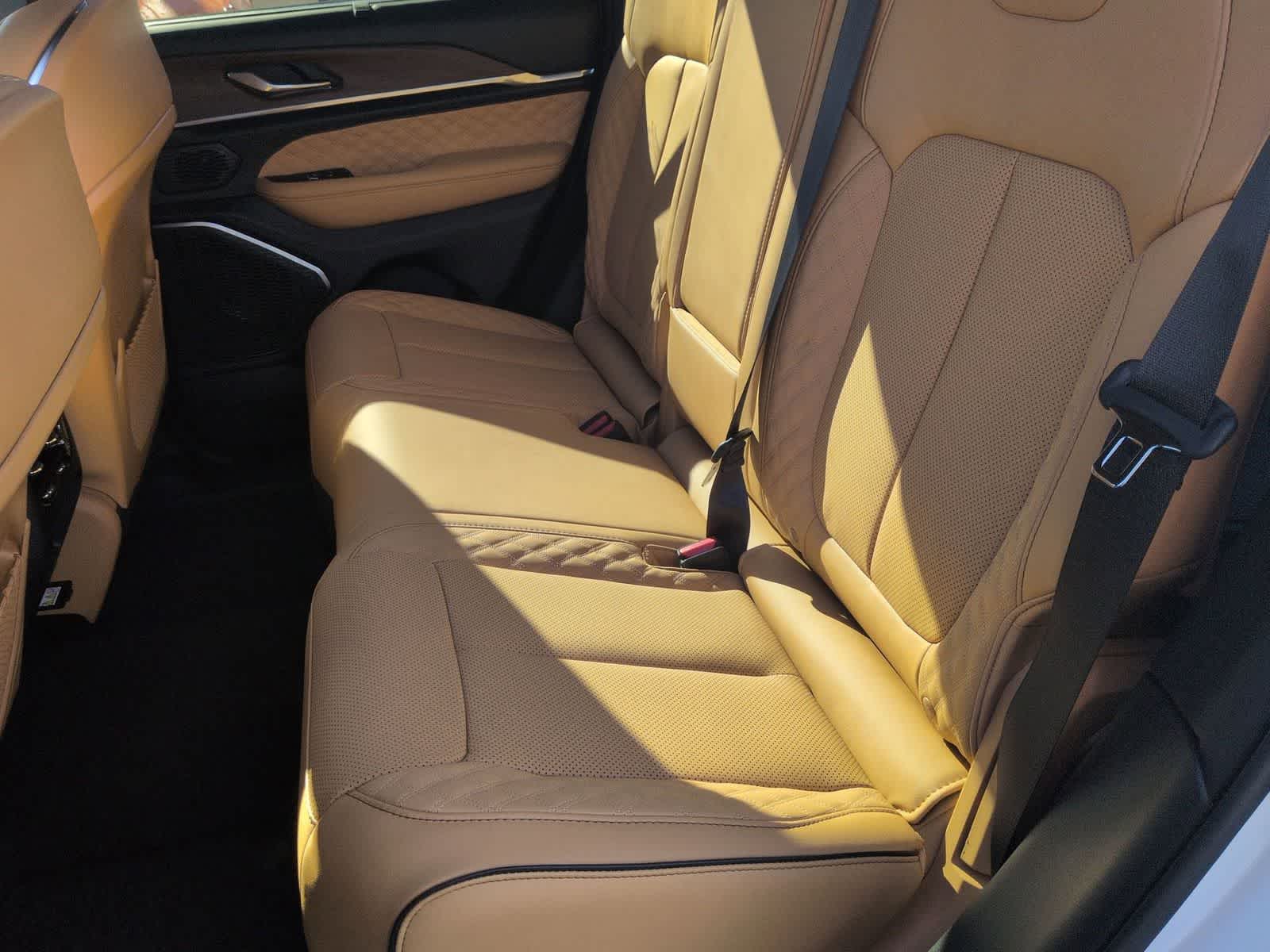 Thumbnail: 2025 Jeep Grand Cherokee - 19