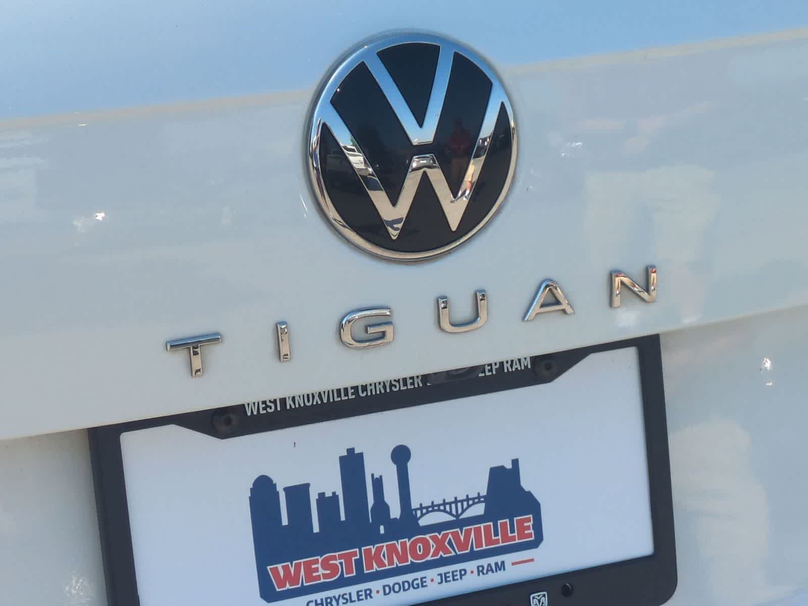 Thumbnail: 2023 Volkswagen Tiguan - 12