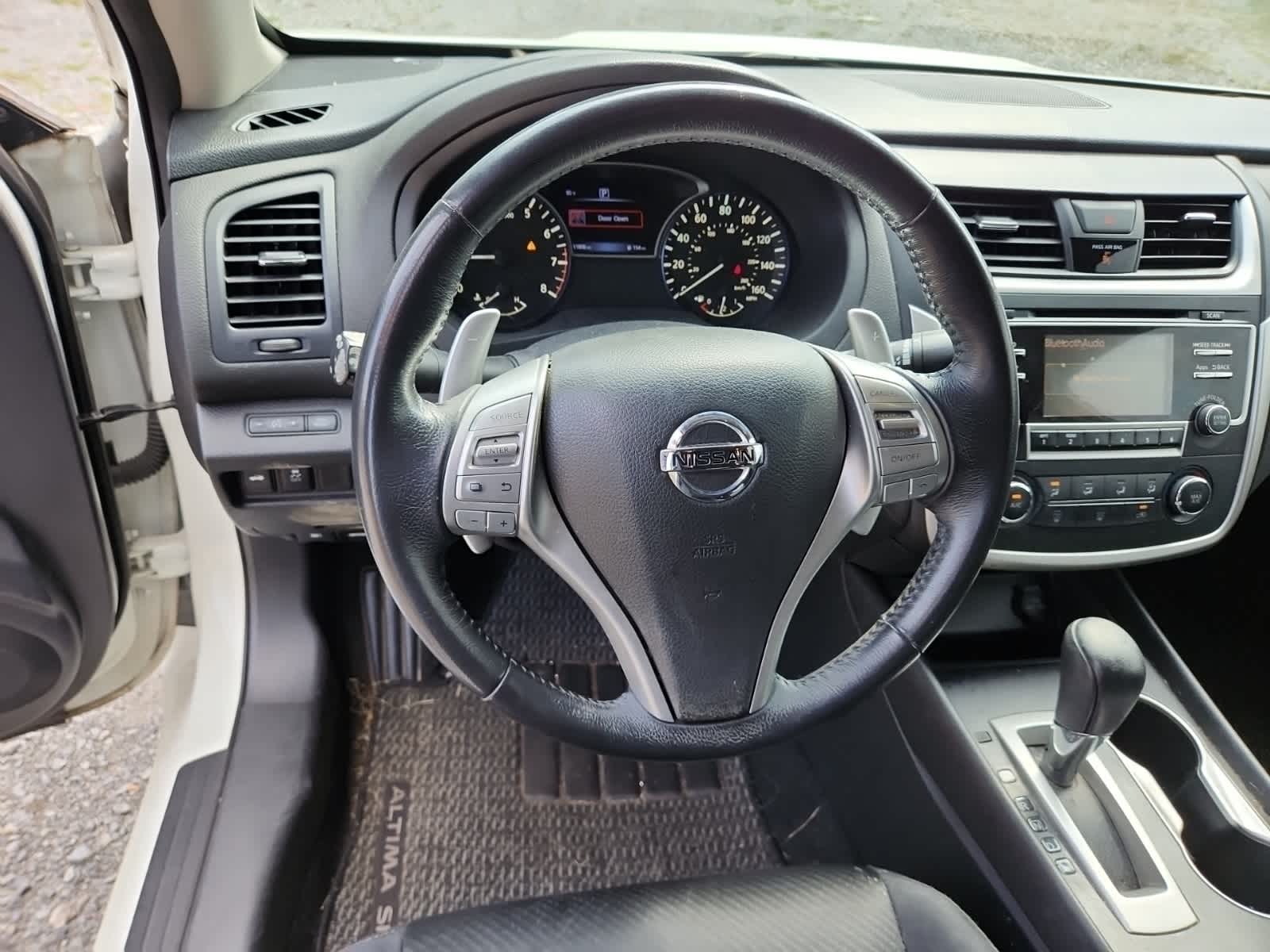 Thumbnail: 2016 Nissan Altima - 12