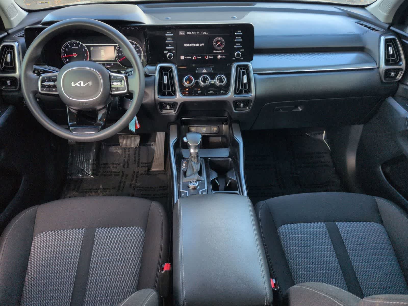 Thumbnail: 2022 Kia Sorento - 14