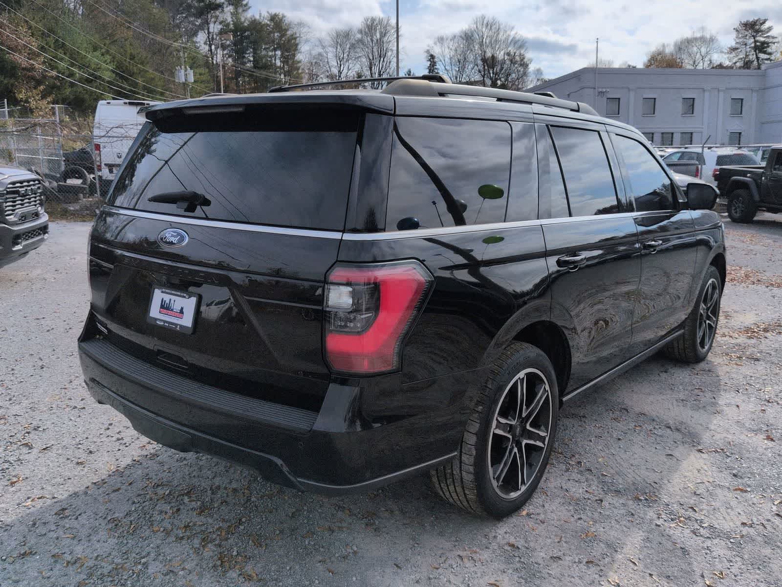 Thumbnail: 2020 Ford Expedition - 8