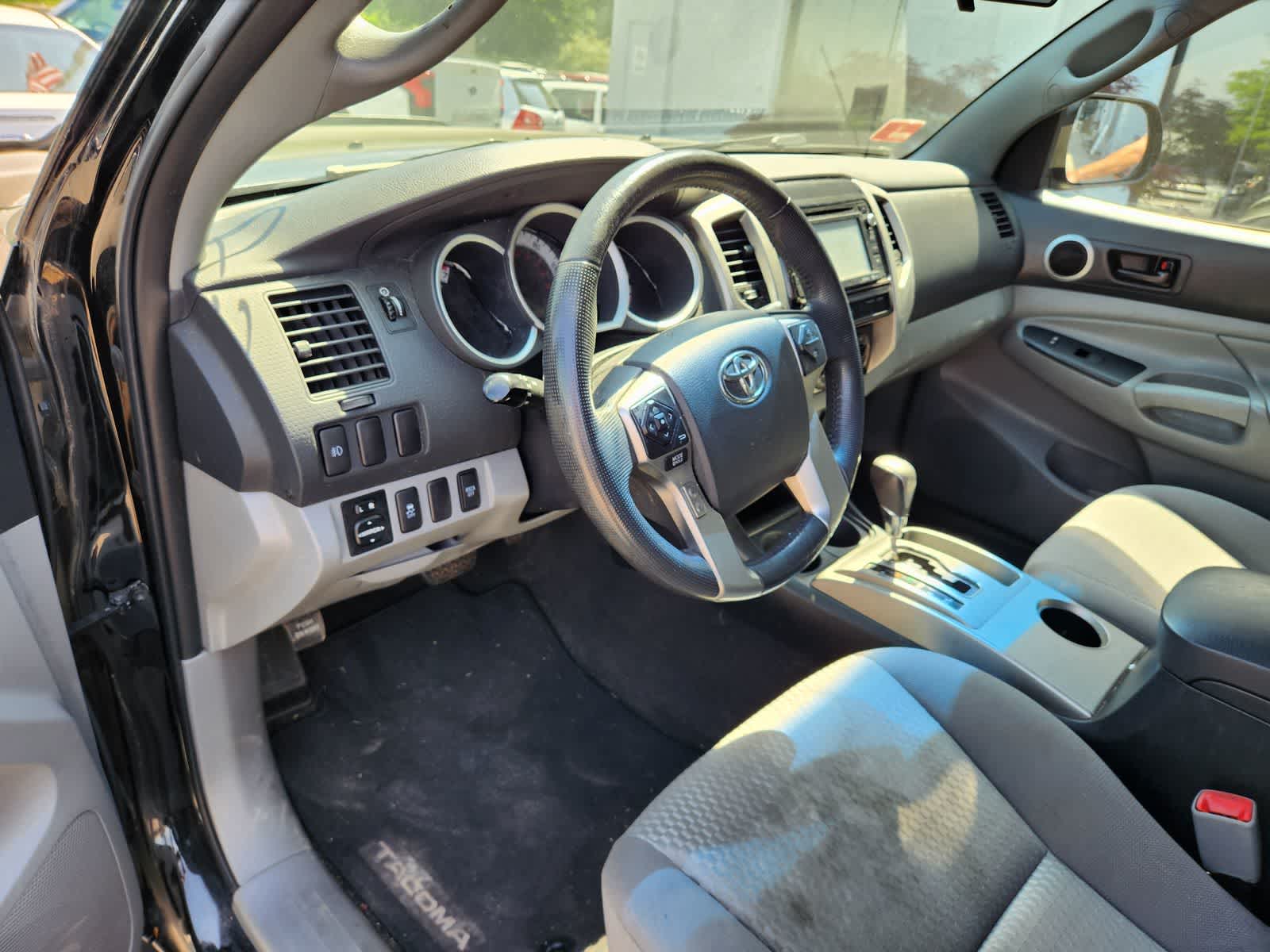 Thumbnail: 2015 Toyota Tacoma - 14