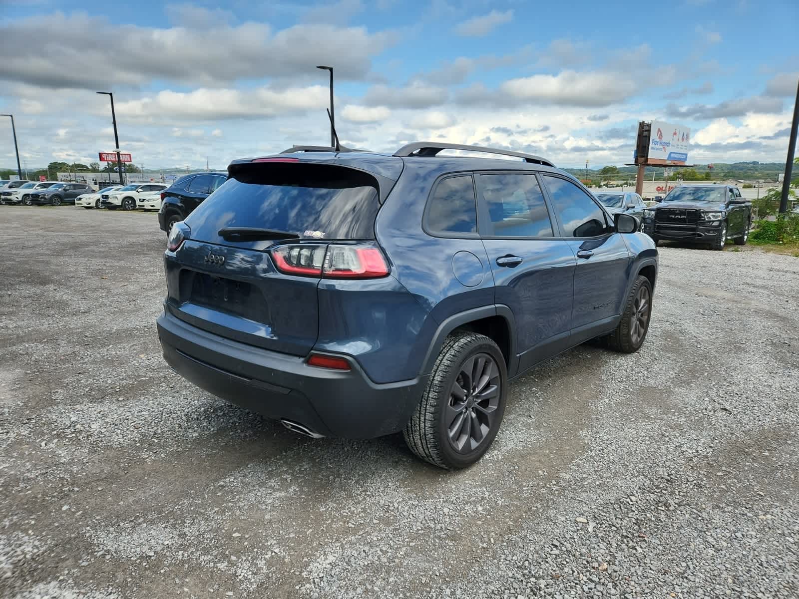 Thumbnail: 2021 Jeep Cherokee - 5