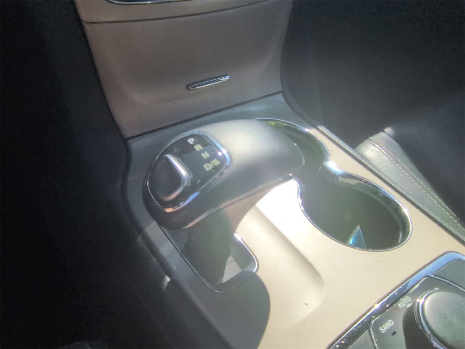 Thumbnail: 2015 Jeep Grand Cherokee - 31