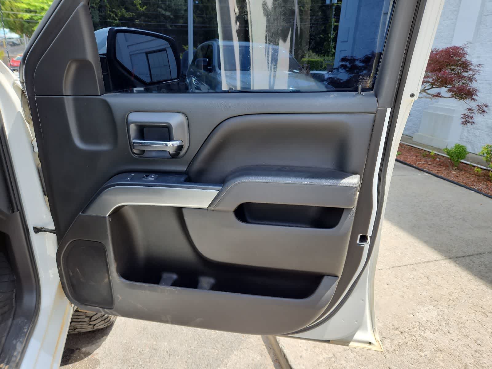 Thumbnail: 2015 Chevrolet Silverado 1500 - 22