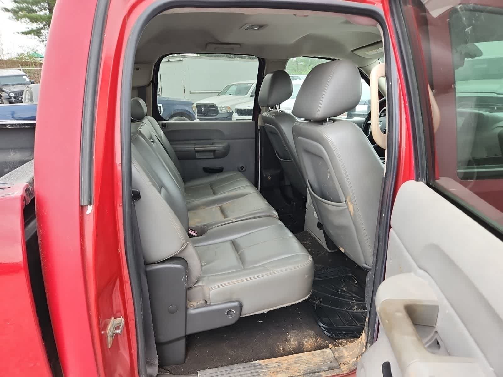 Thumbnail: 2010 Chevrolet Silverado 3500 - 23