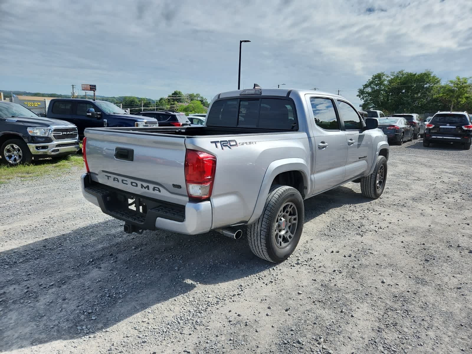 Thumbnail: 2016 Toyota Tacoma - 5