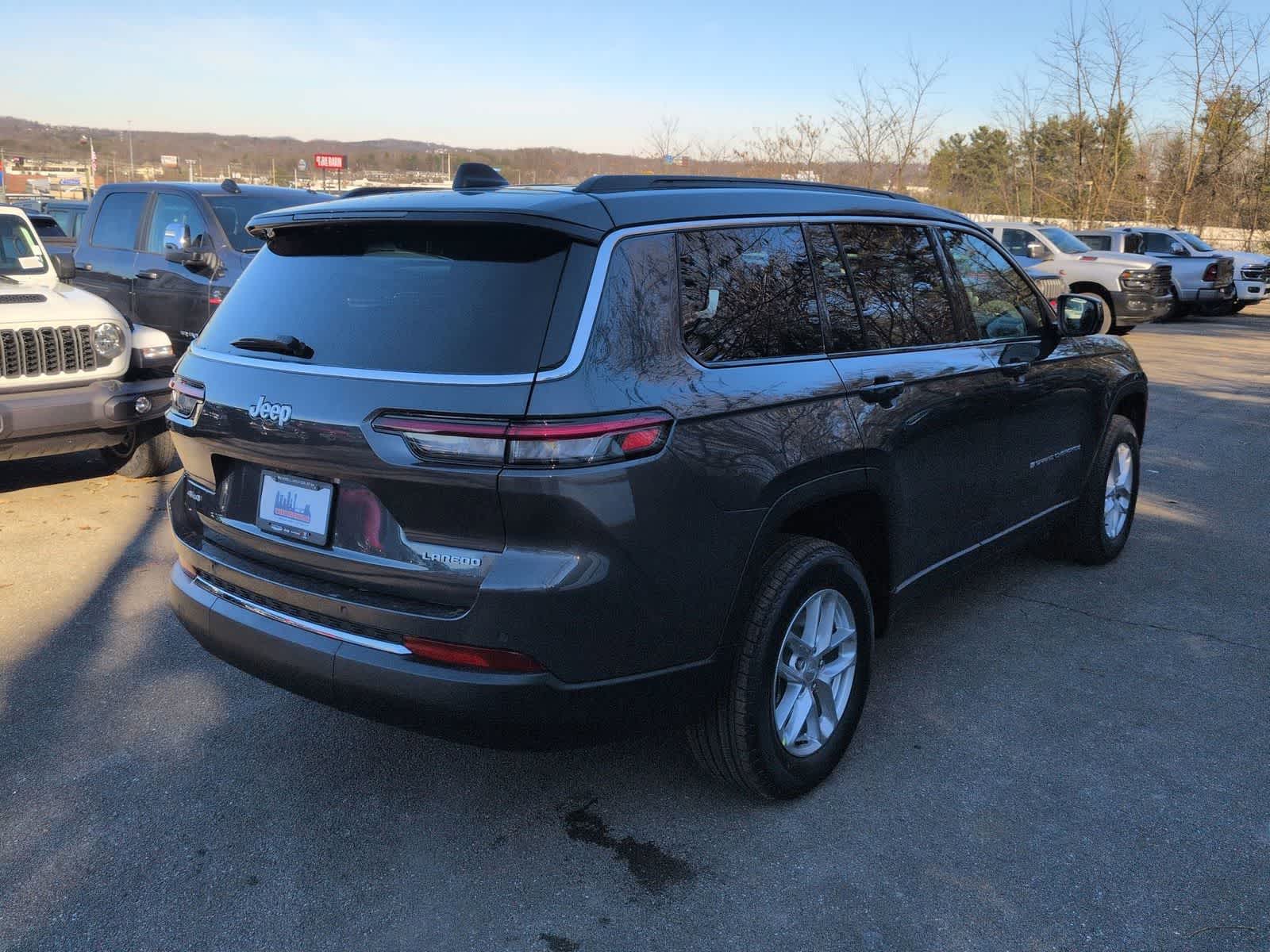 Thumbnail: 2025 Jeep Grand Cherokee L - 8