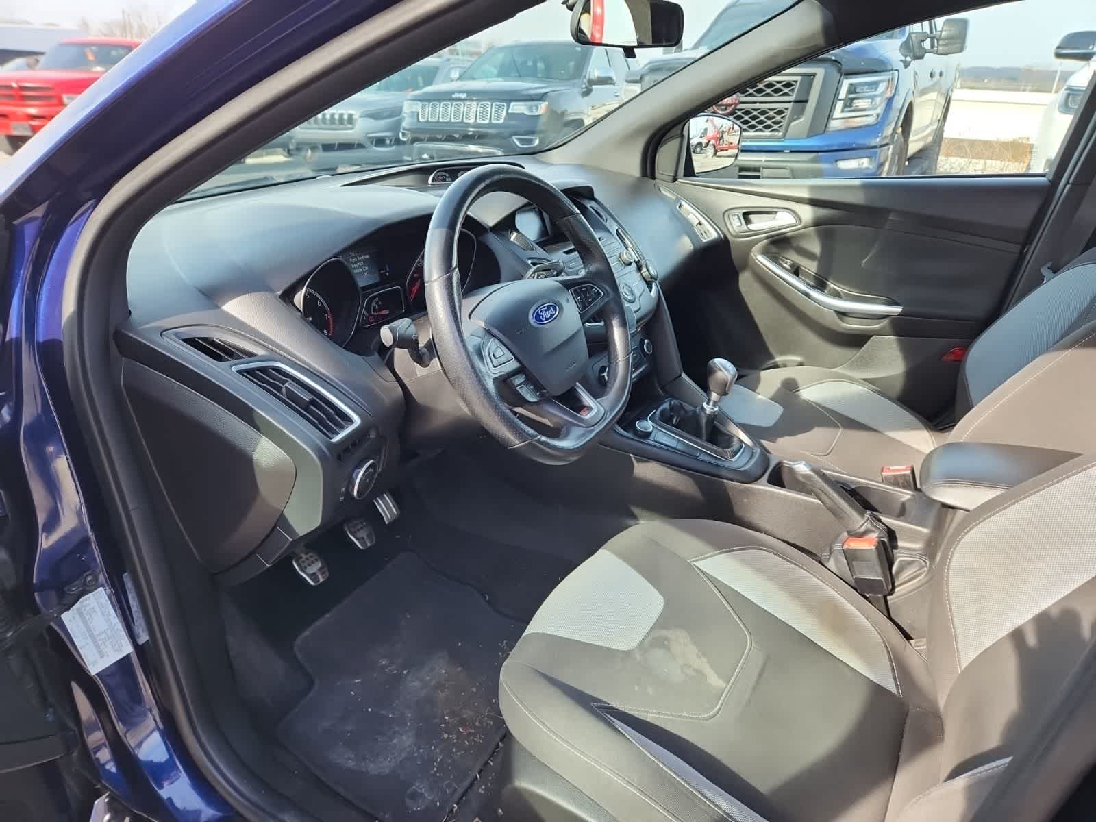 Thumbnail: 2017 Ford Focus - 13