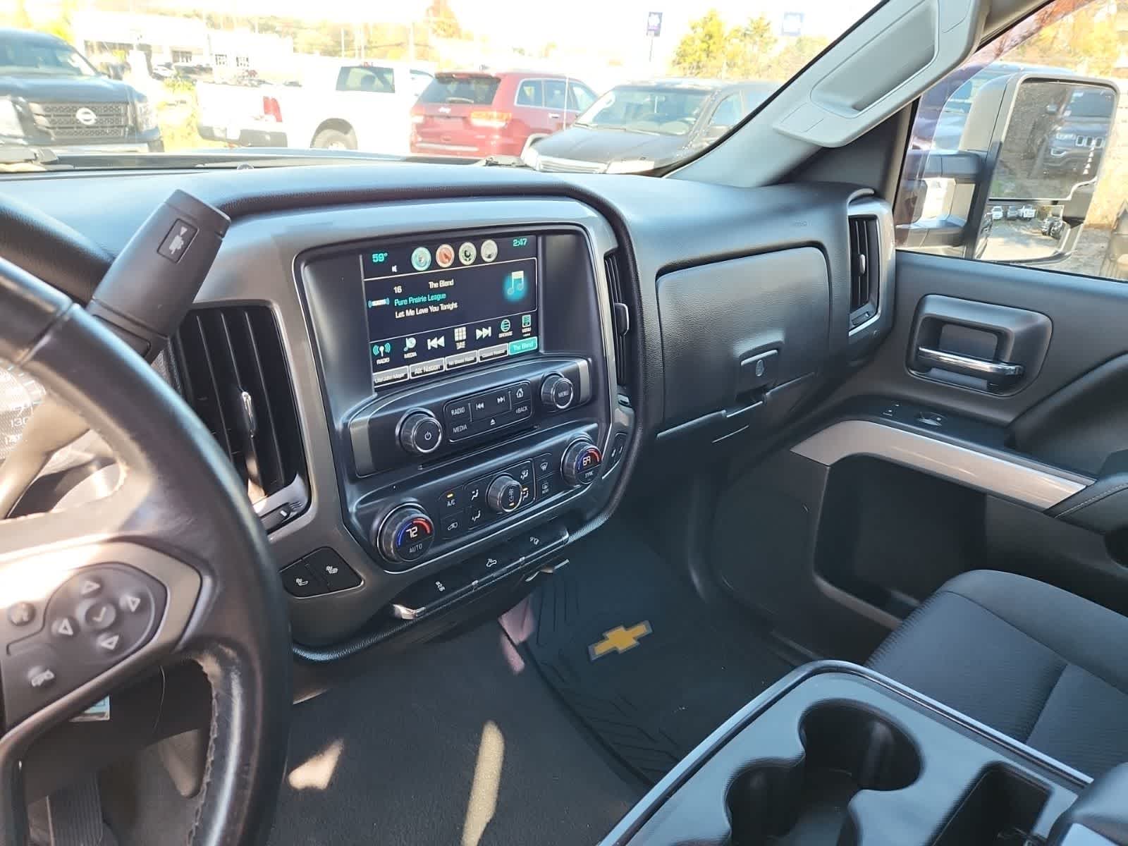 Thumbnail: 2019 Chevrolet Silverado 1500 - 10