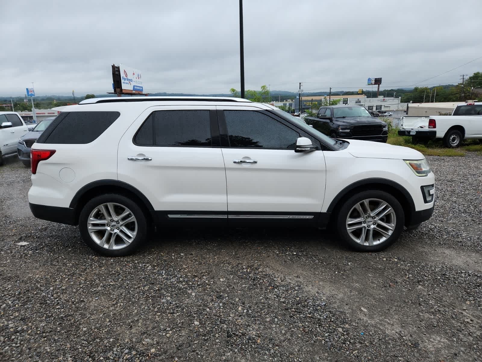 Thumbnail: 2017 Ford Explorer - 6