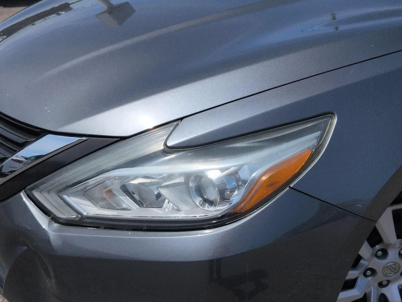 Thumbnail: 2016 Nissan Altima - 12