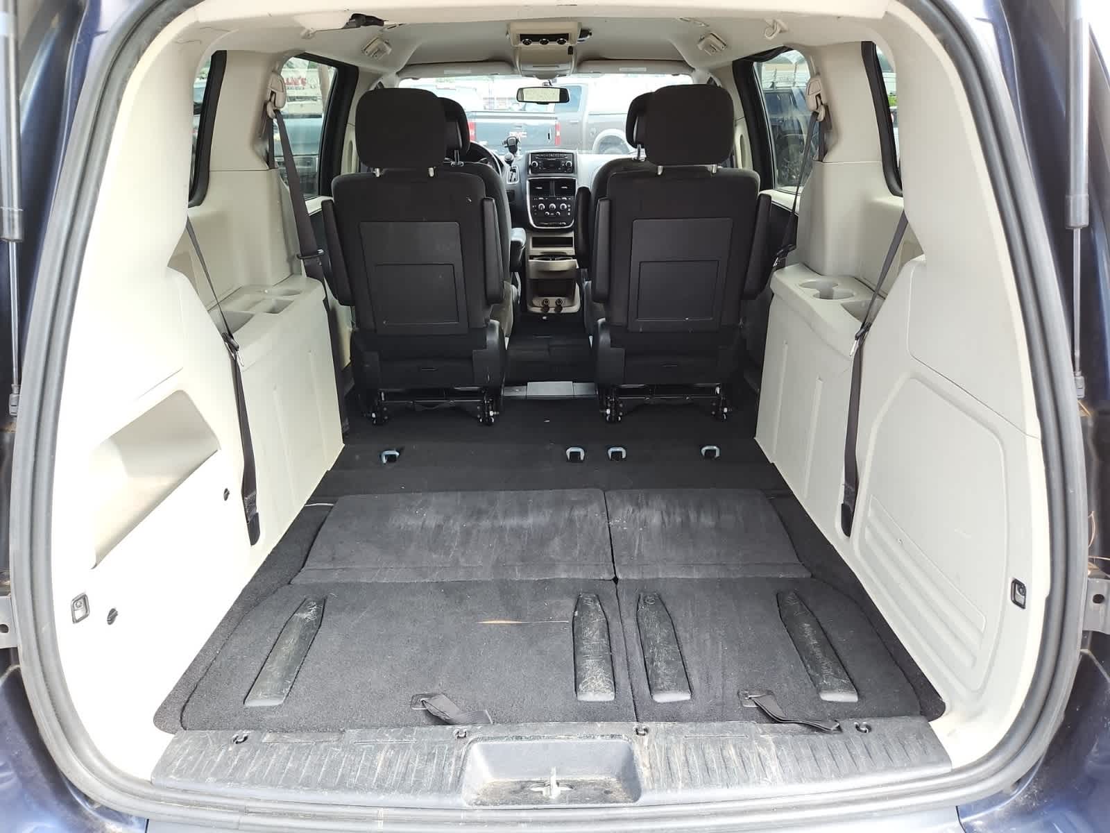 Thumbnail: 2017 Dodge Grand Caravan - 25
