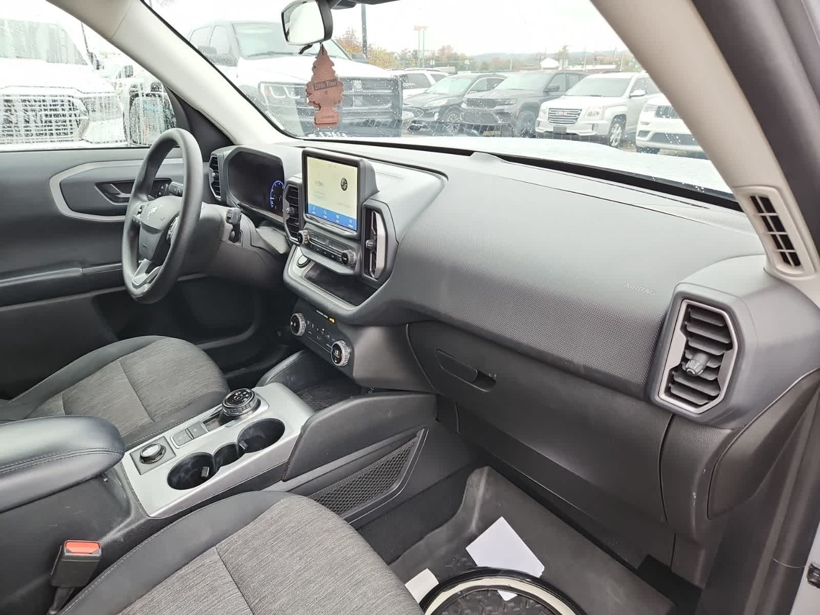 Thumbnail: 2021 Ford Bronco Sport - 17