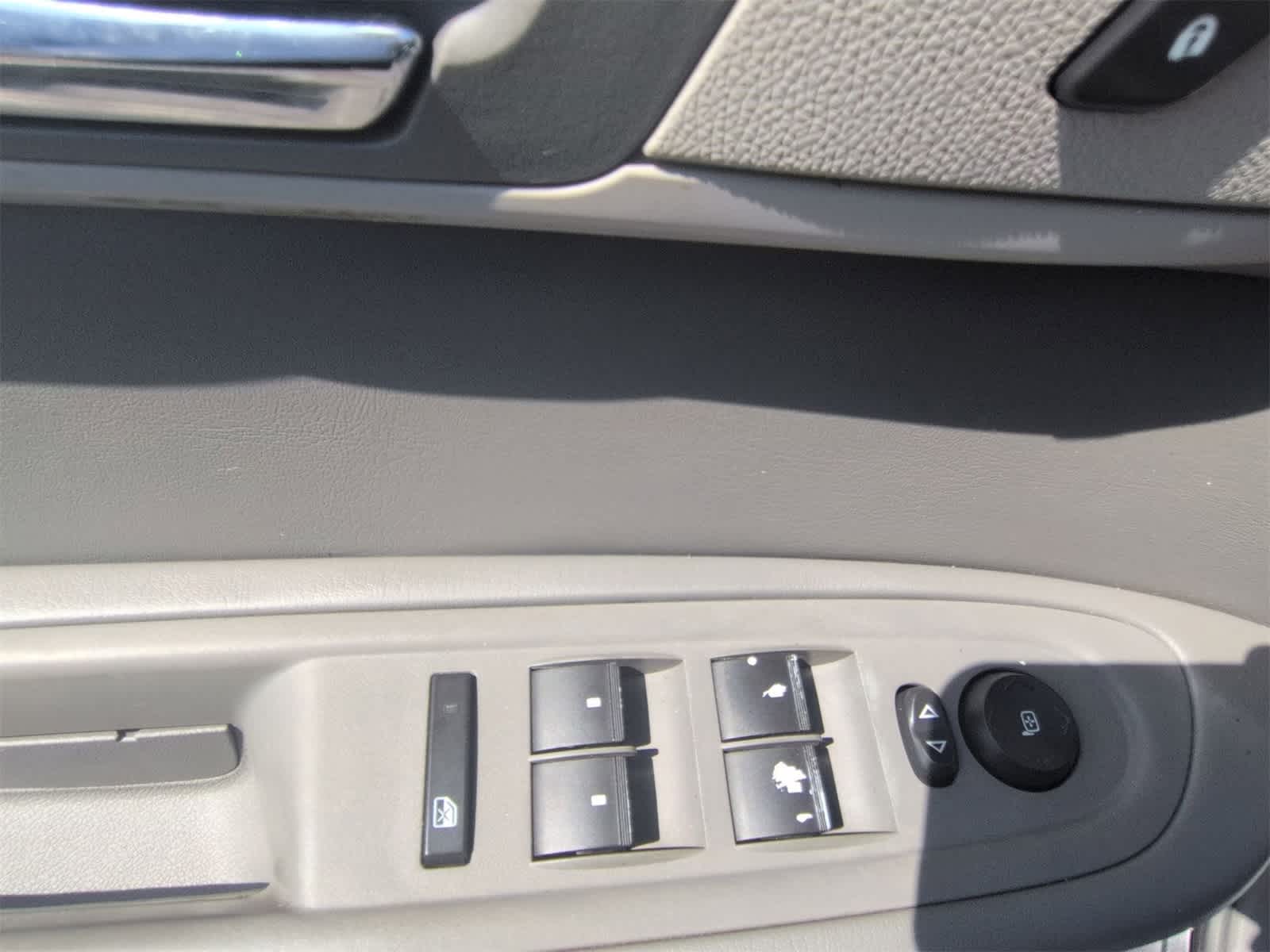 Thumbnail: 2016 Chevrolet Traverse - 15