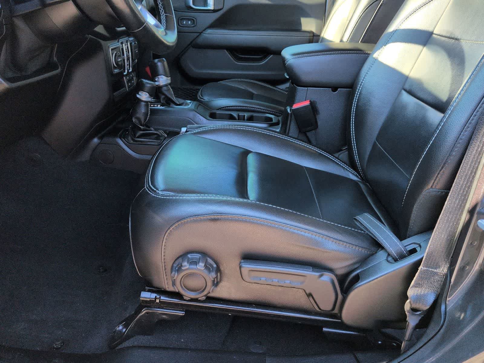 Thumbnail: 2021 Jeep Wrangler - 17