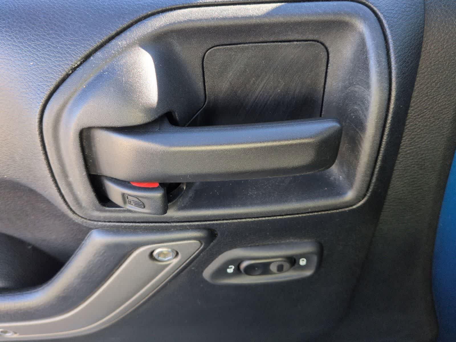 Thumbnail: 2016 Jeep Wrangler - 16