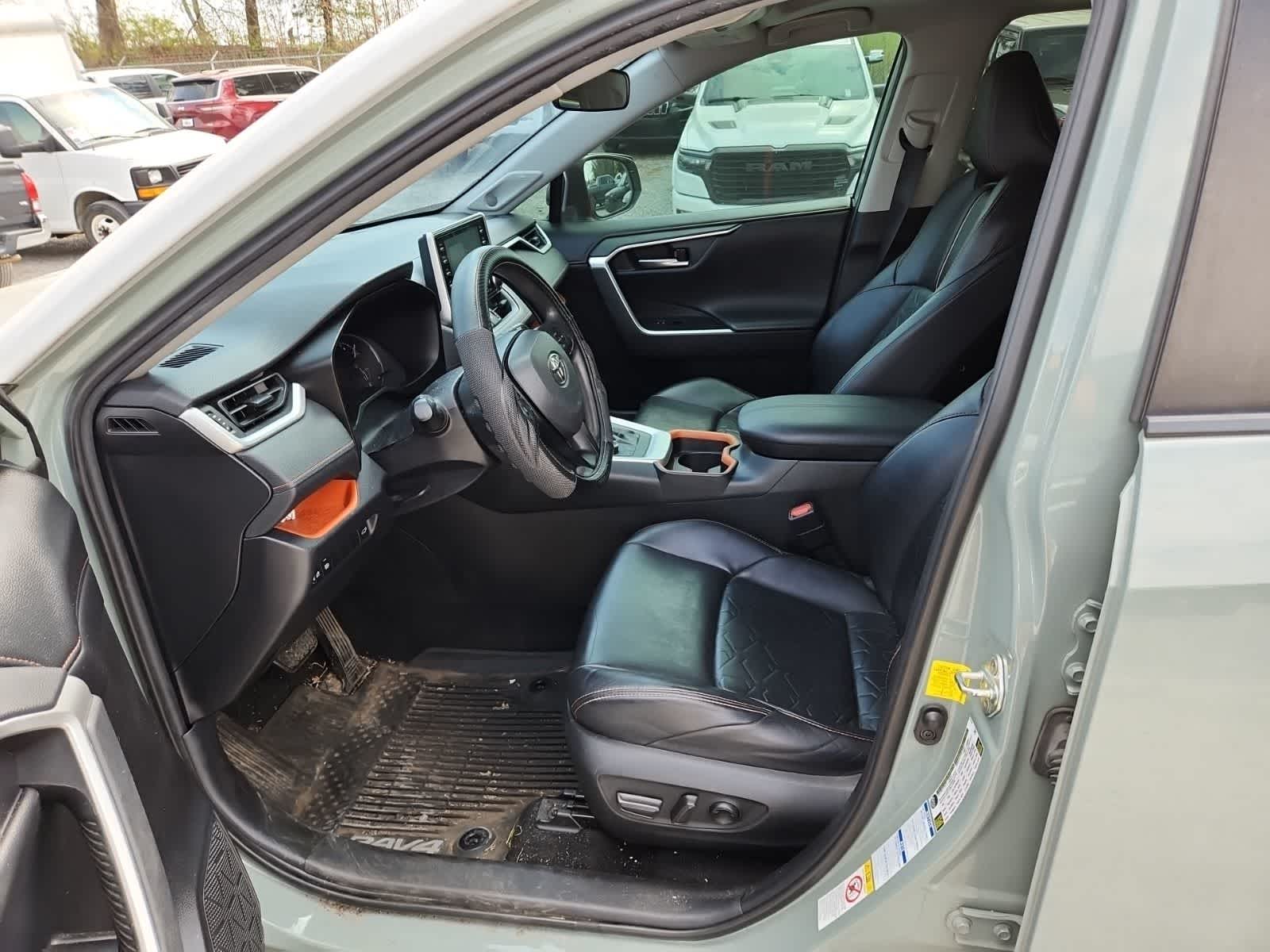 Thumbnail: 2019 Toyota RAV4 - 15