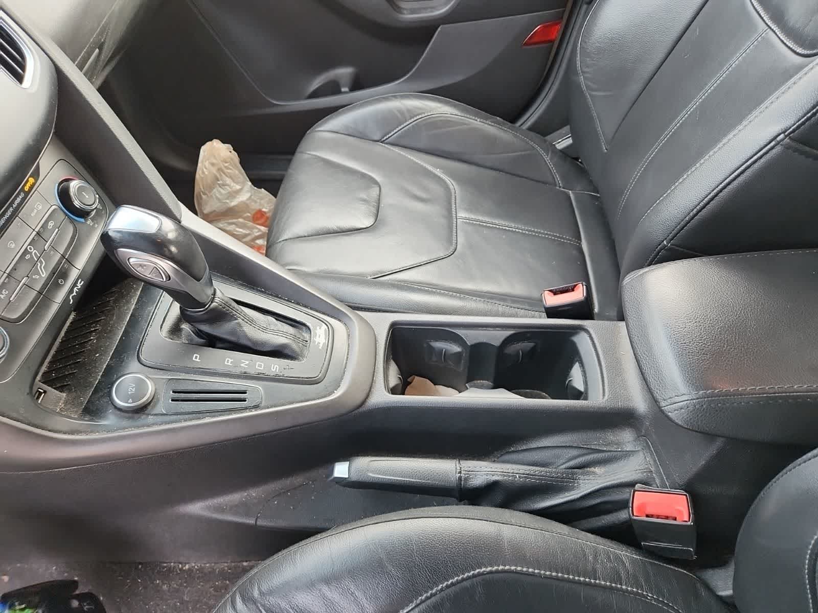 Thumbnail: 2015 Ford Focus - 11