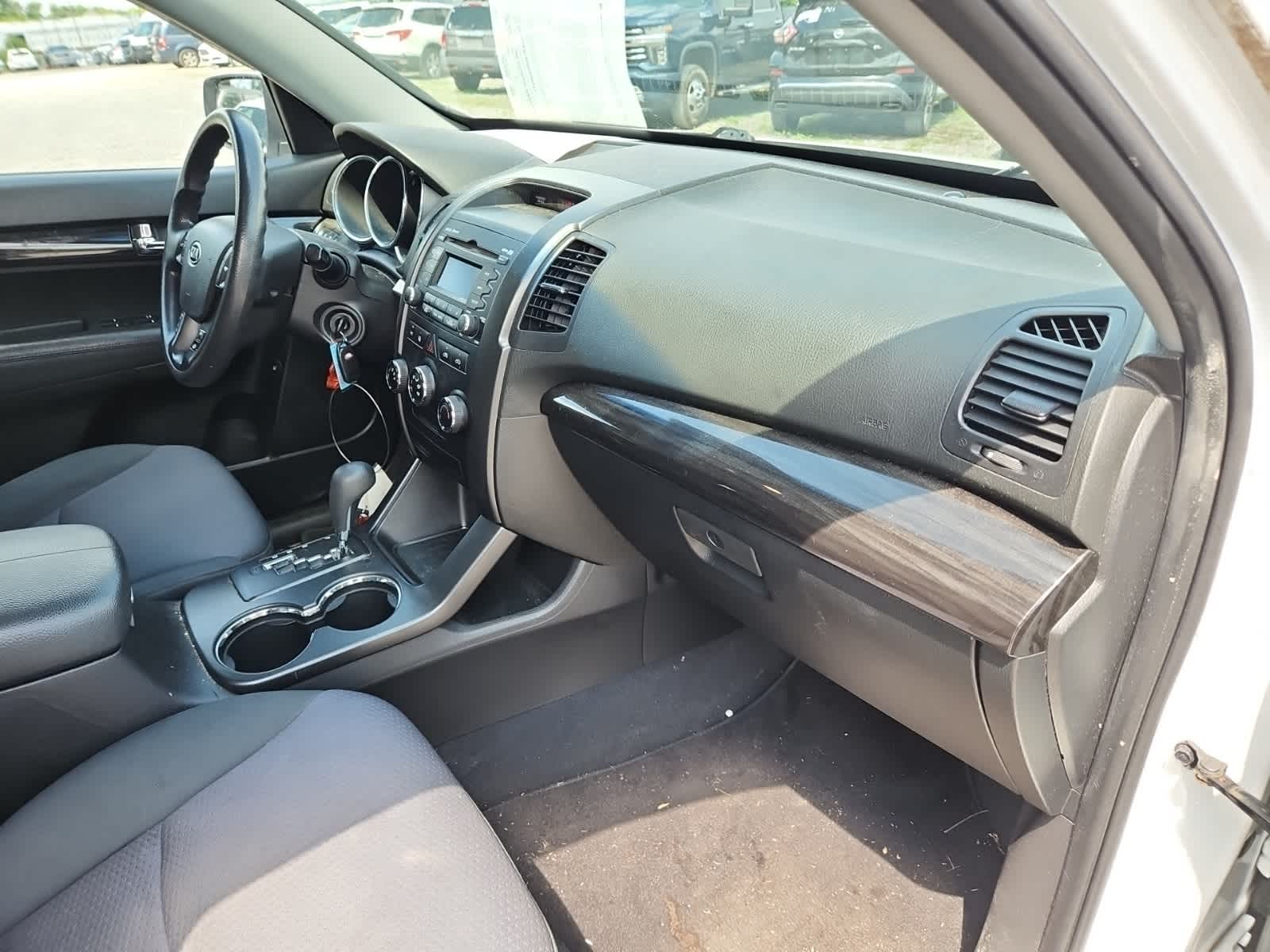 Thumbnail: 2012 Kia Sorento - 17