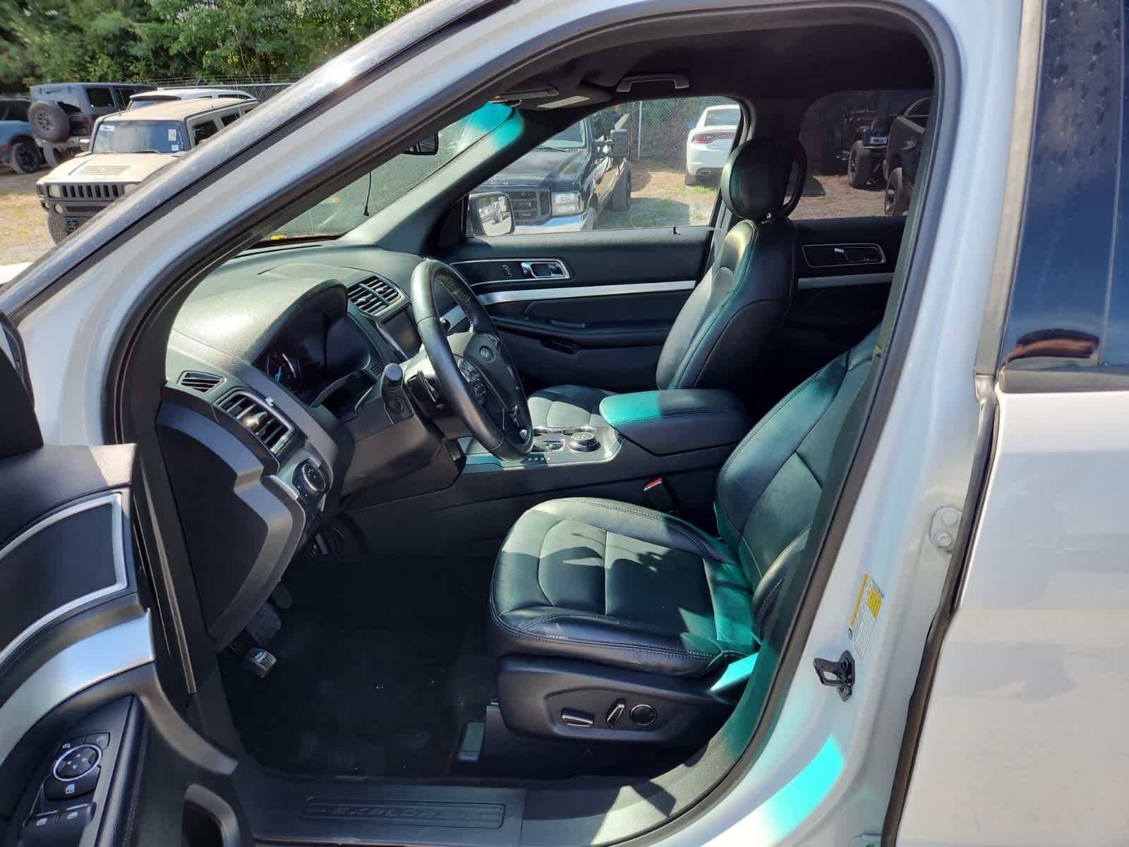 Thumbnail: 2016 Ford Explorer - 15