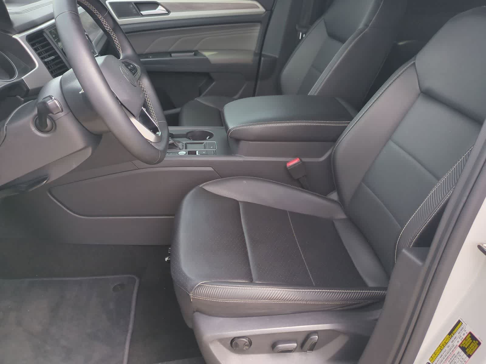 Thumbnail: 2021 Volkswagen Atlas - 16