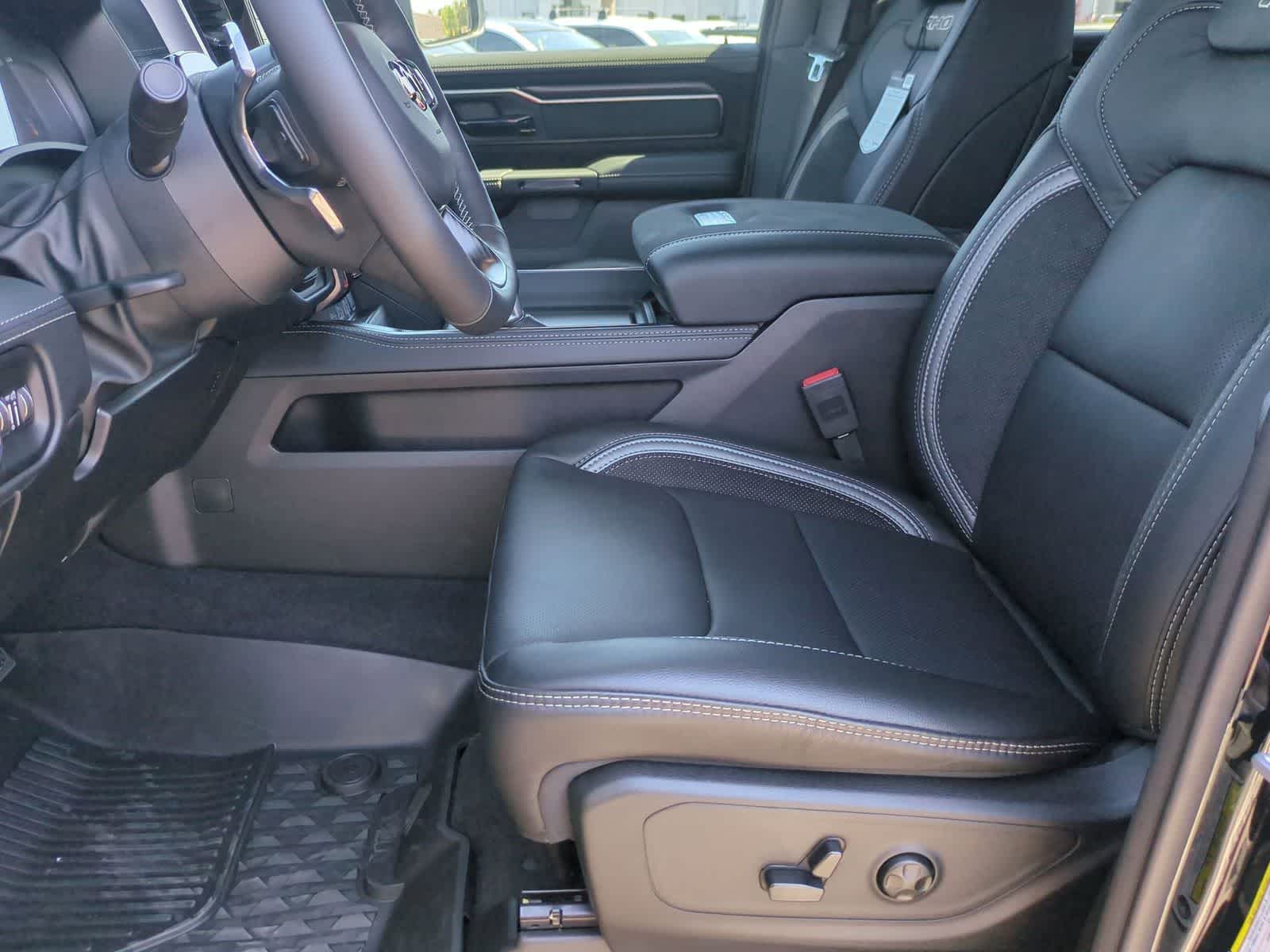 Thumbnail: 2026 RAM 1500 - 17