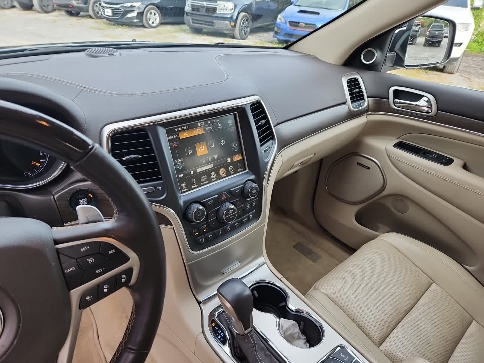 Thumbnail: 2017 Jeep Grand Cherokee - 10