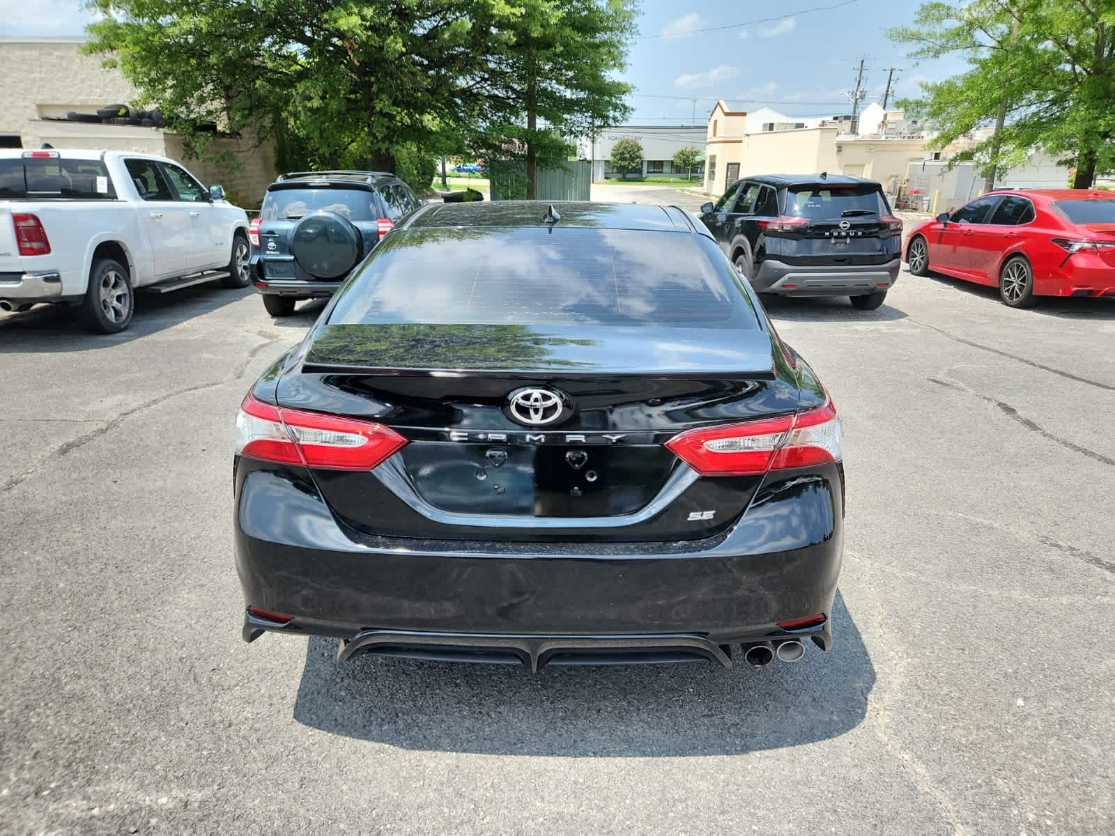 2020 Toyota Camry SE 4