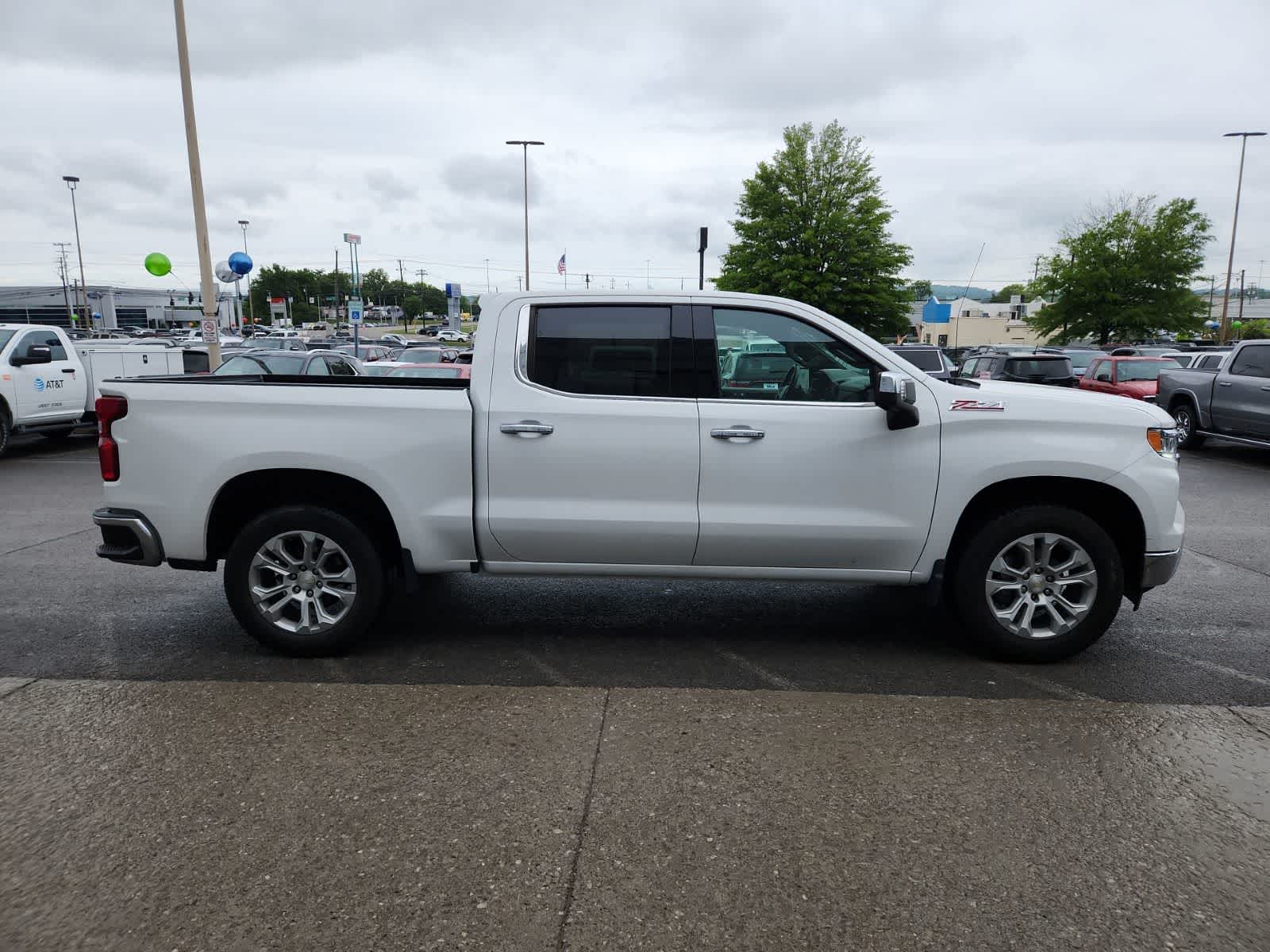 Thumbnail: 2022 Chevrolet Silverado 1500 - 6