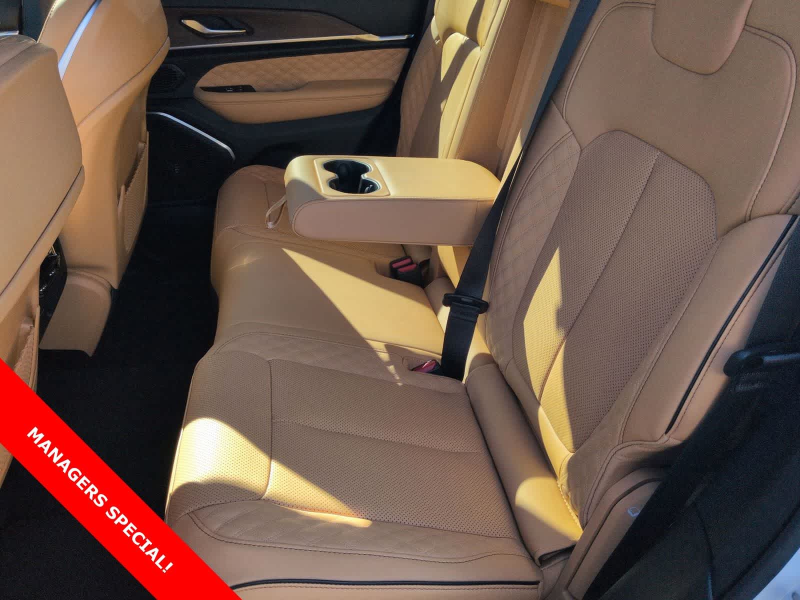 Thumbnail: 2025 Jeep Grand Cherokee - 18