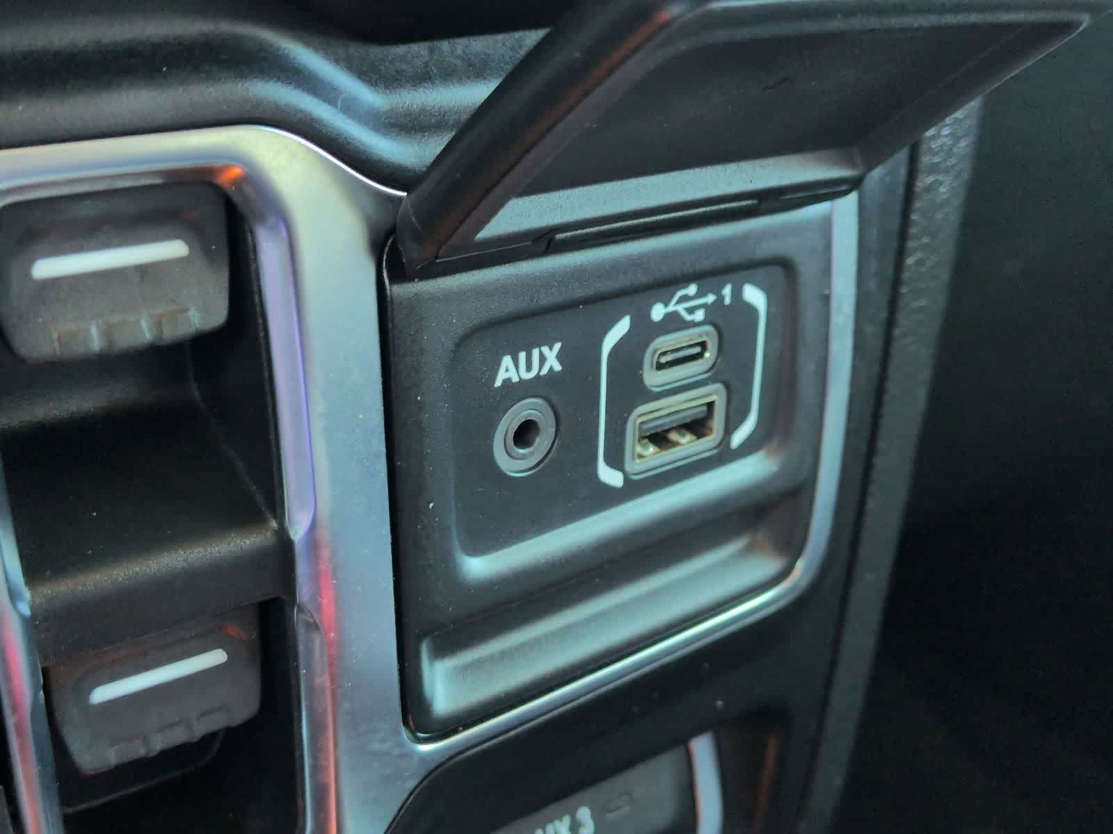 Thumbnail: 2021 Jeep Wrangler - 33