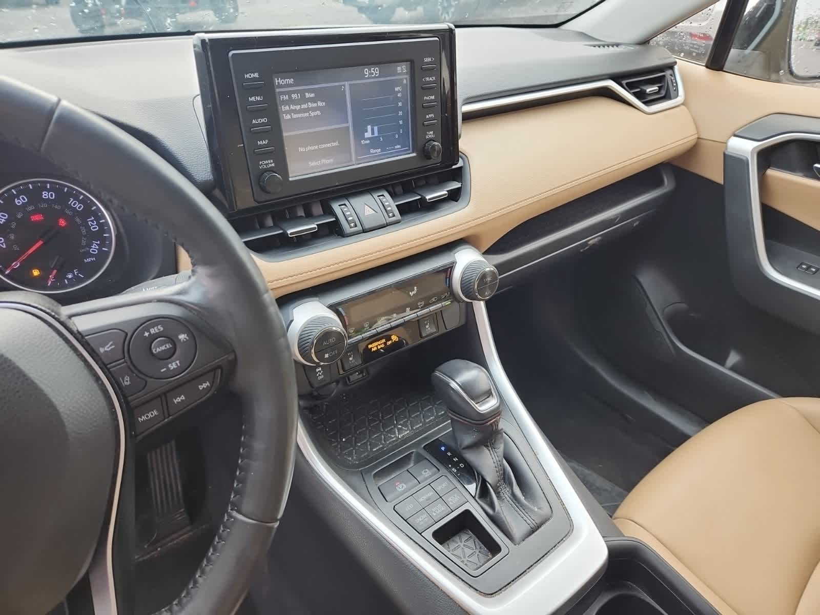Thumbnail: 2019 Toyota RAV4 - 10