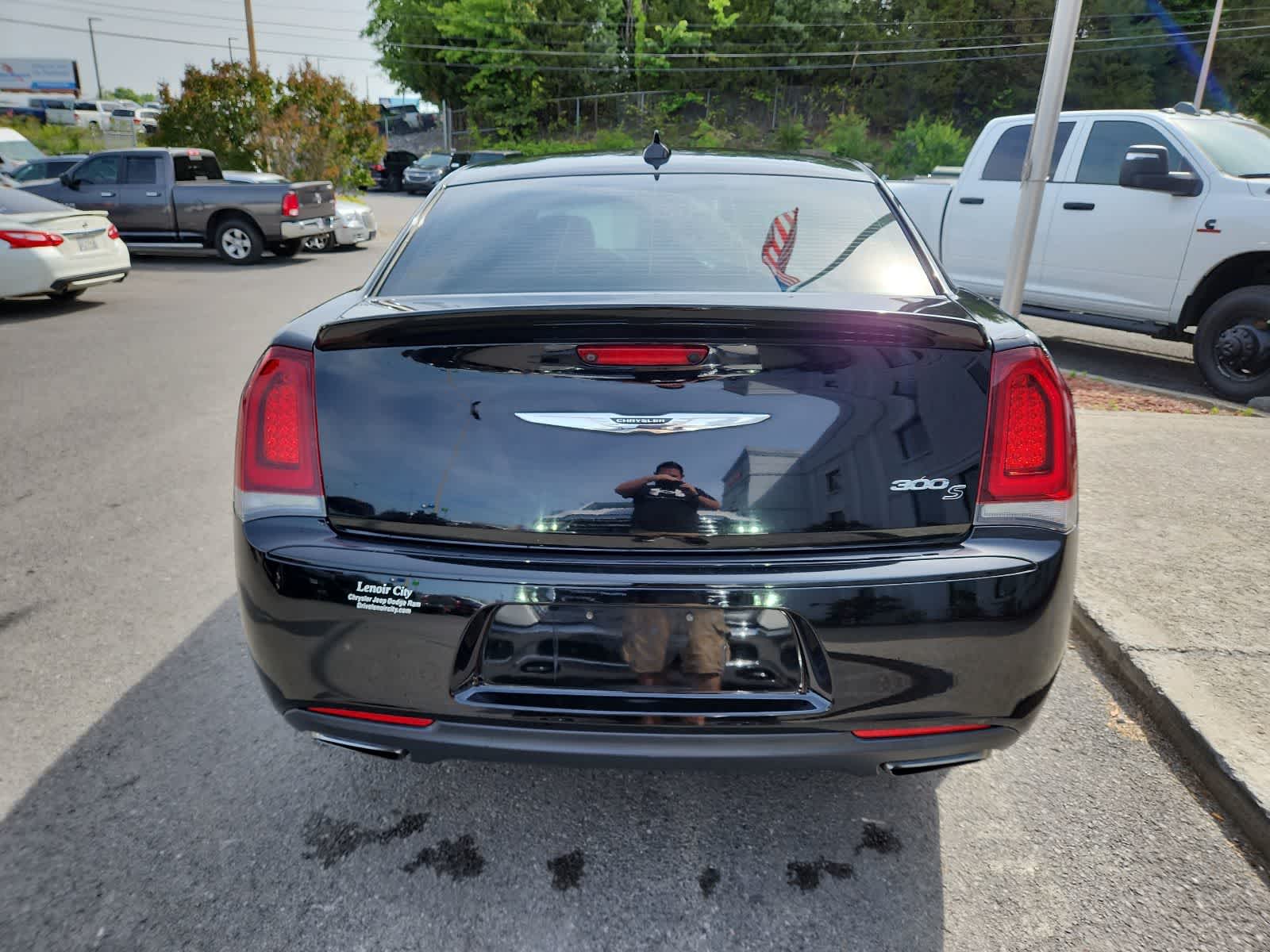 Thumbnail: 2017 Chrysler 300 - 4