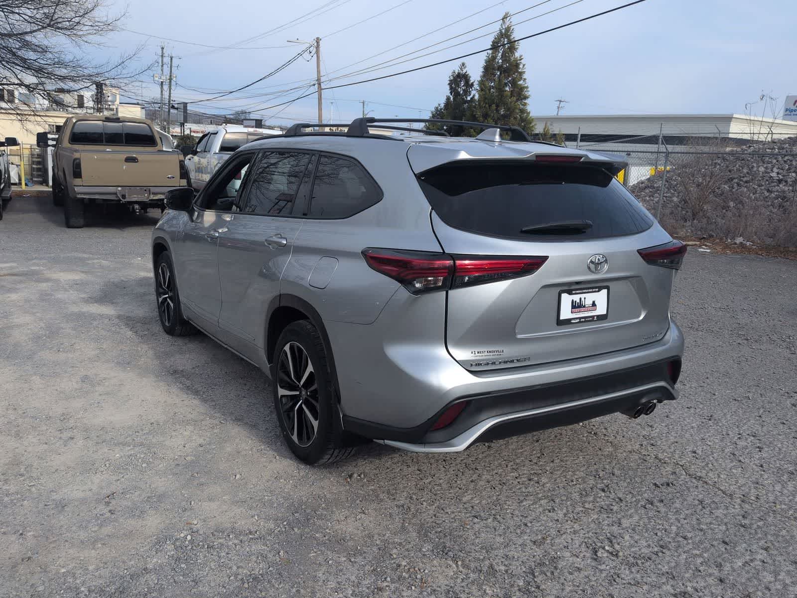 Thumbnail: 2022 Toyota Highlander - 6
