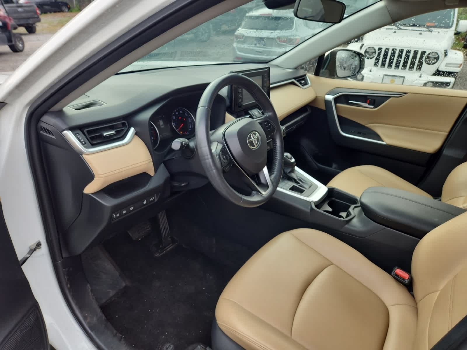 Thumbnail: 2019 Toyota RAV4 - 13