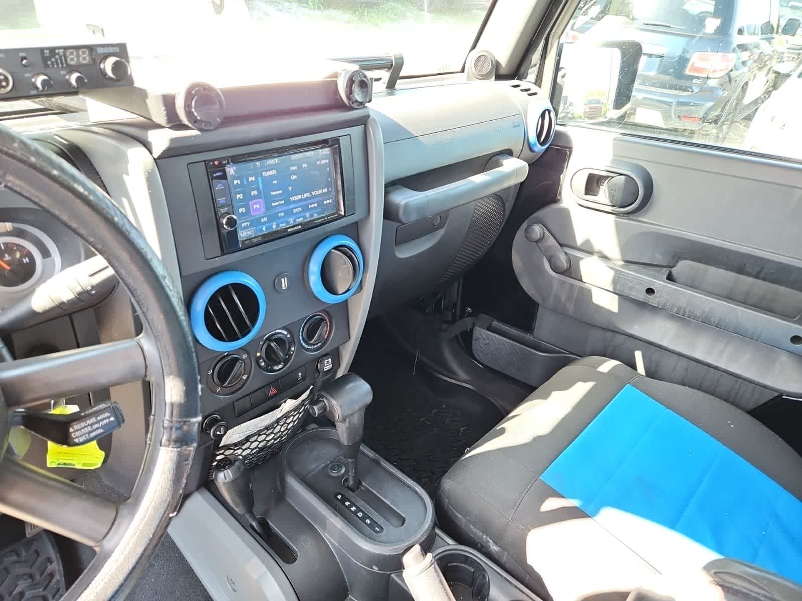 Thumbnail: 2010 Jeep Wrangler - 10