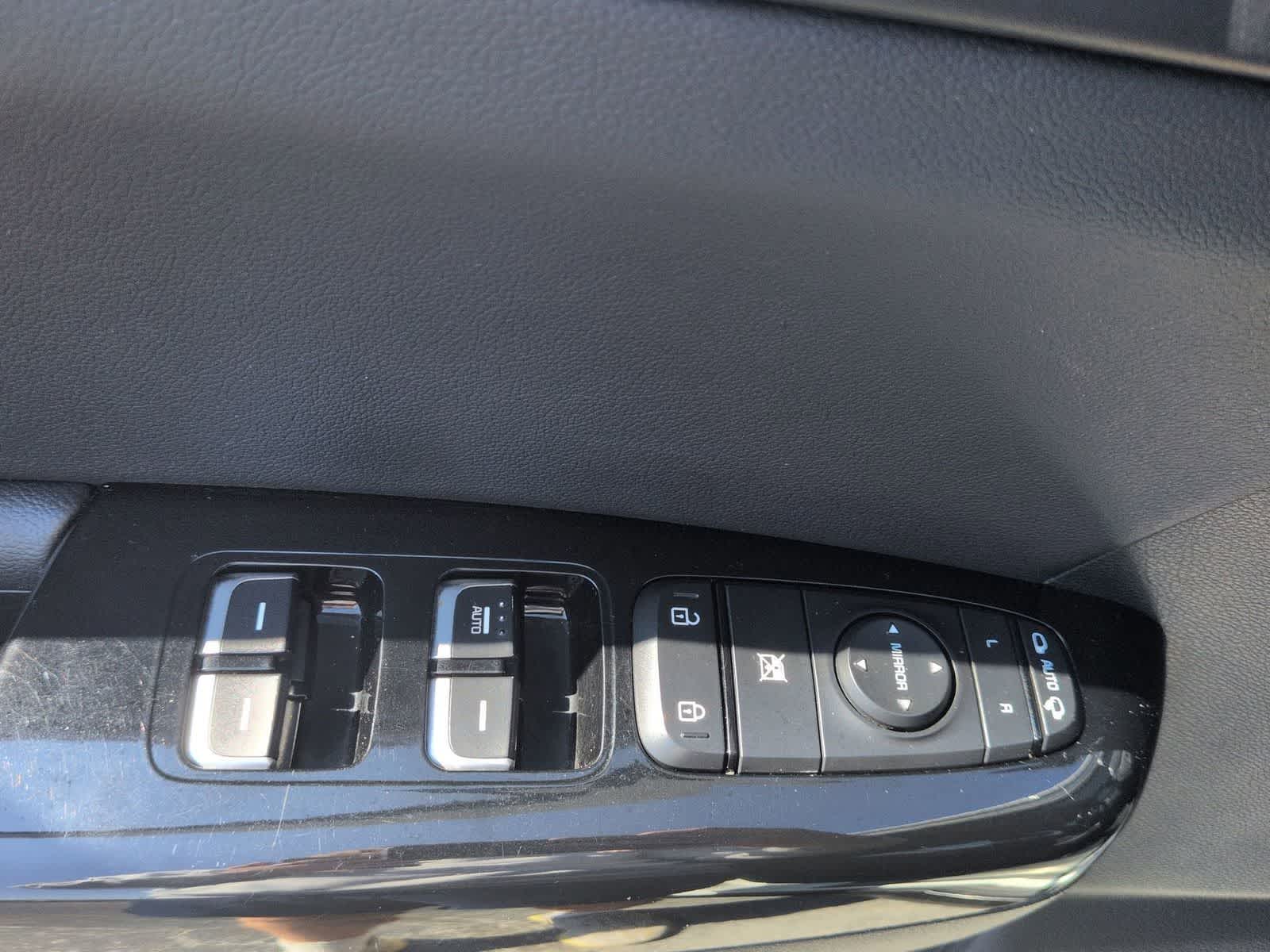 Thumbnail: 2022 Kia Sportage - 16