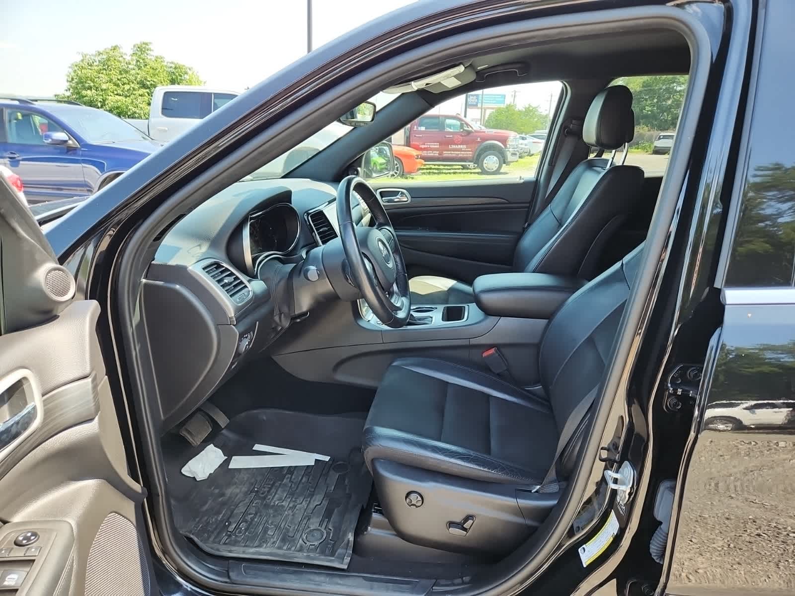 Thumbnail: 2021 Jeep Grand Cherokee - 15