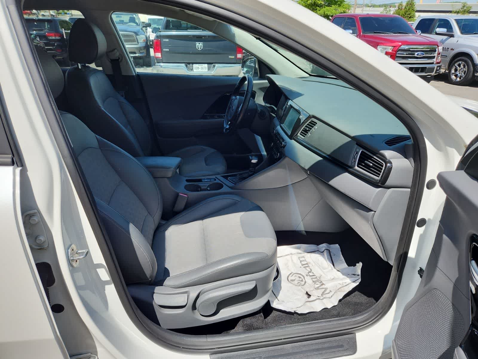 Thumbnail: 2019 Kia Niro - 18