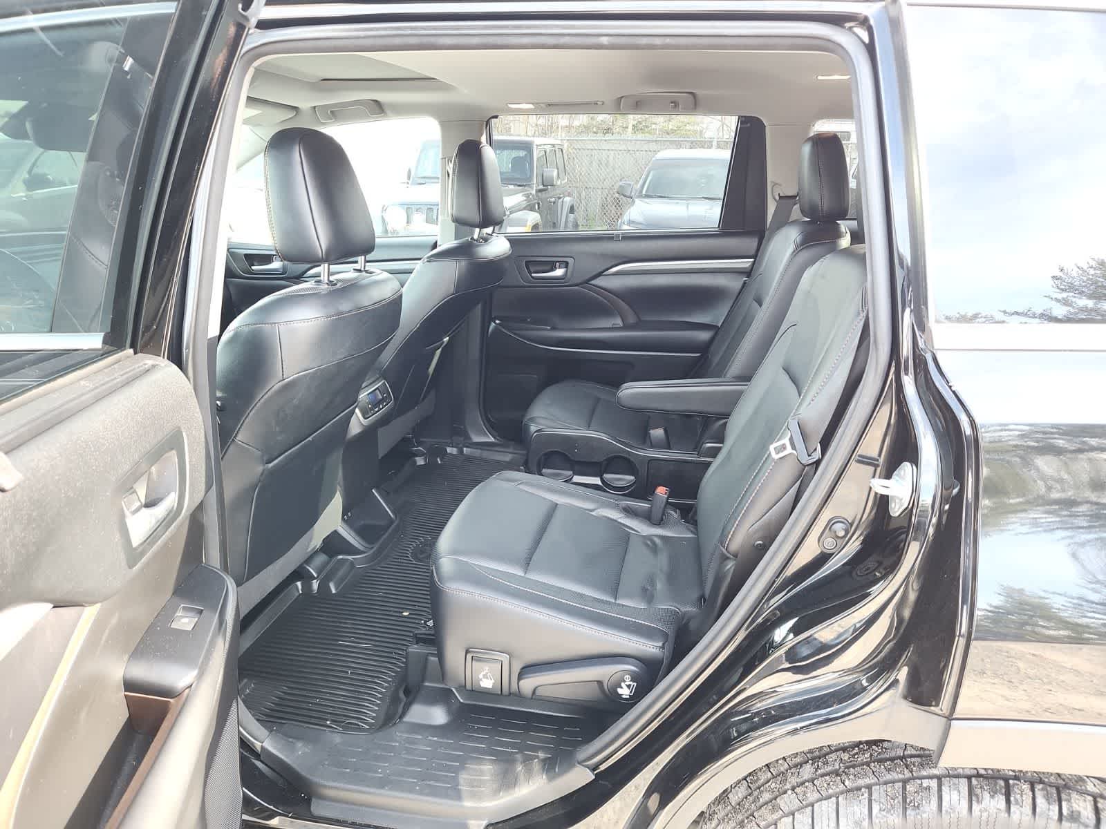 Thumbnail: 2018 Toyota Highlander - 26