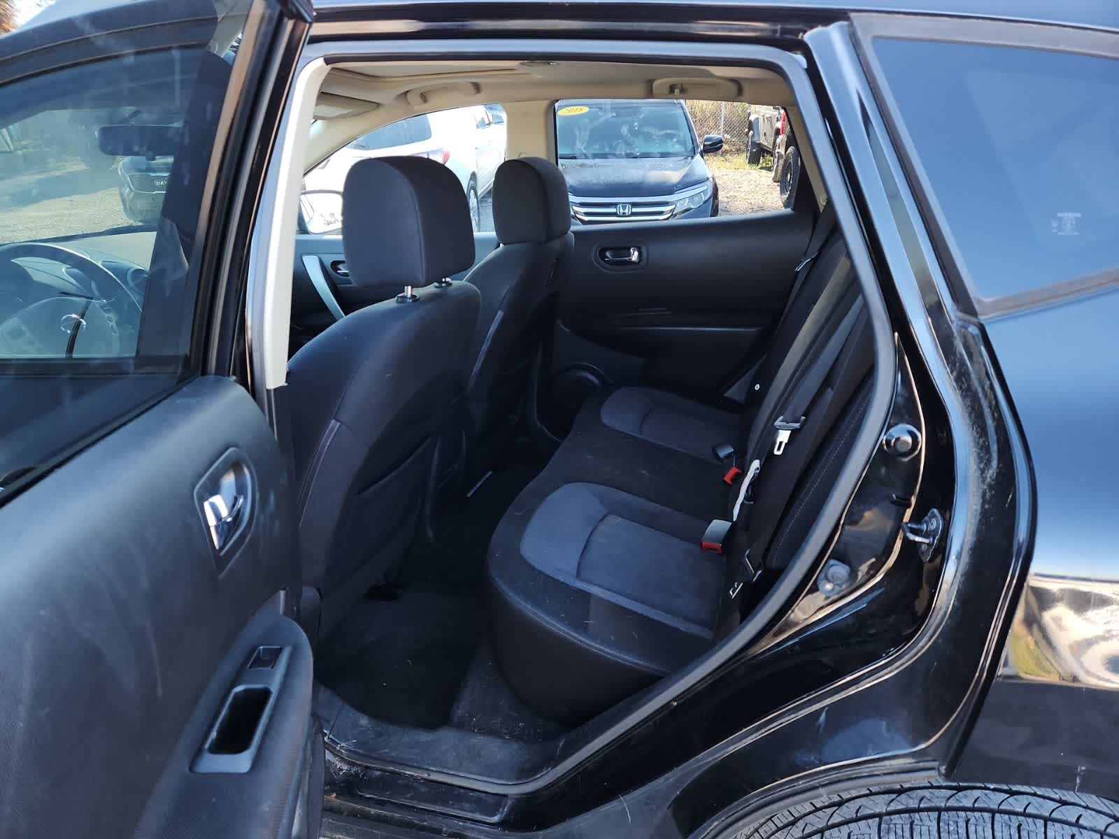 Thumbnail: 2011 Nissan Rogue - 26