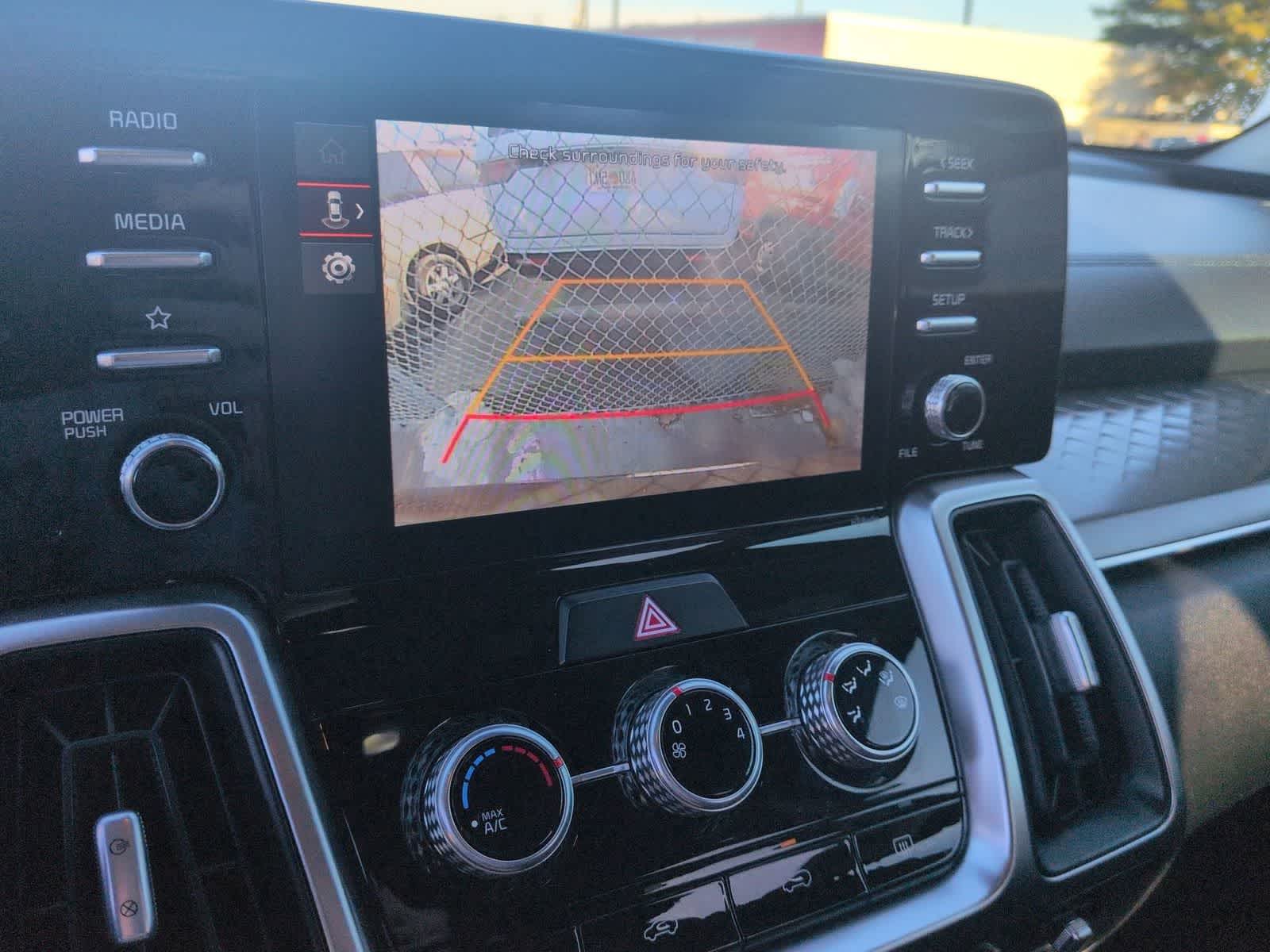 Thumbnail: 2022 Kia Sorento - 27