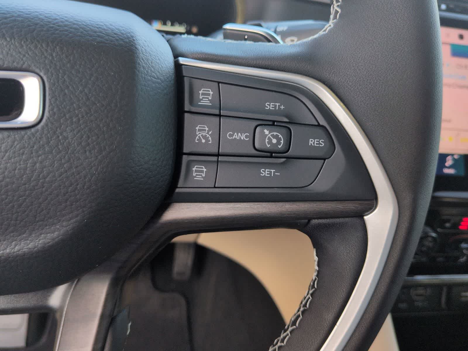 Thumbnail: 2025 Jeep Grand Cherokee L - 24