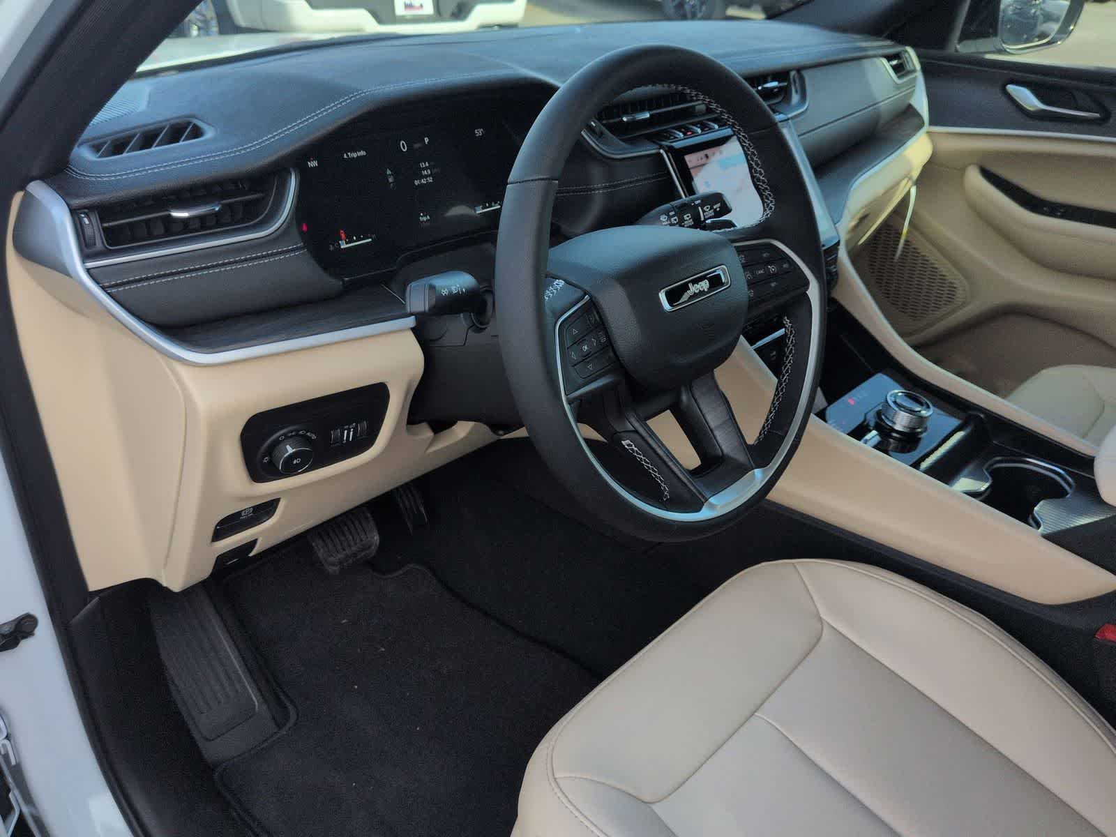 Thumbnail: 2025 Jeep Grand Cherokee L - 10